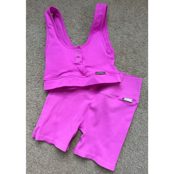 Bombshell Sportswear Short Set Womens Medium Seamless Henley Sports Bra Gym Knit - Picture 1 of 11